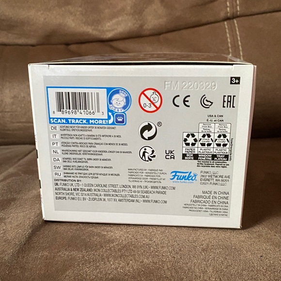 Funko Pop Hunter Figure with White and Purple - Picture 5 of 6